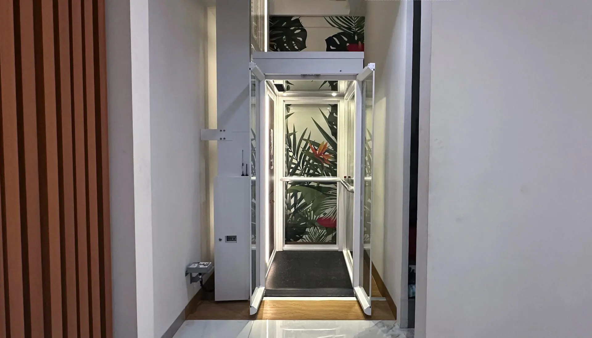 Ascenda Lift XL Jakarta ลิฟท์บ้าน XL ด้านหน้า